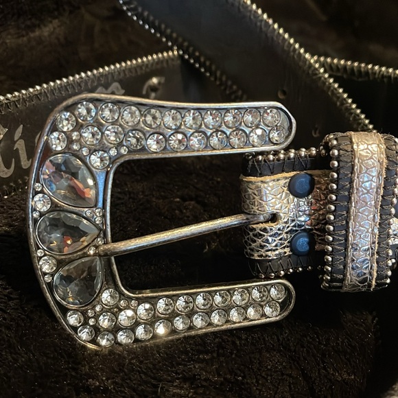 NWT Miss Me Silver Snakeskin Print Belt - Picture 11 of 11